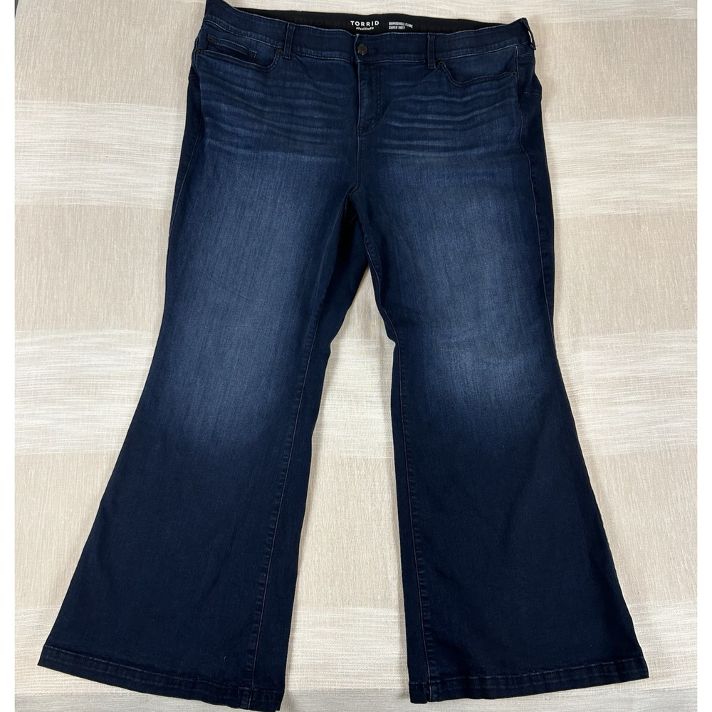 Torrid Jeans Women's Size 28R Bombshell Flare Super Soft‎ Jeans Retro Wide Leg